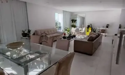 Apartamento à venda com 200m², 4 dormitórios, sendo 2 suítes, 2 vagas, Aflitos, Recife, PE.