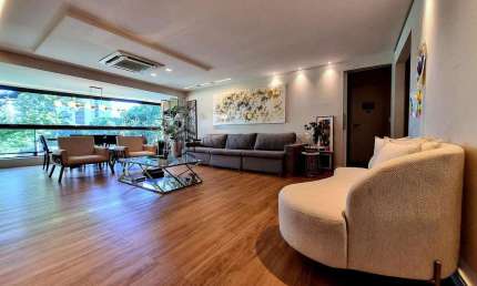 Lindo Apartamento com moveis planejados,  à venda com 3 Suites sendo 1 master com hidromassagem. Ap
