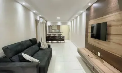 Belíssimo apartamento para locação anual na Asturias com vista