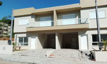 Casa com 3 quartos à venda na Rua Antonio Brambatti, 199, São Luiz, Caxias do Sul, 121 m2 por R$ 685.000