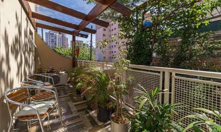 Casa de vila para venda com 4 quartos, sendo 4 suítes, 270m²