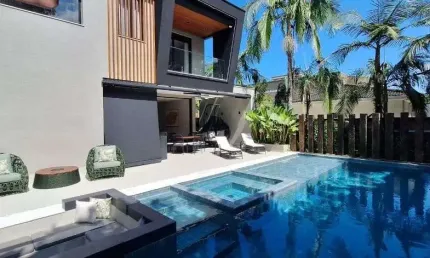 Casa à Venda em Riviera de São Lourenço, Bertioga - SP