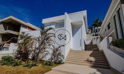 Casa com 365m² em condomínio fechado Alphaville Burlemarx - Santana de Parnaíba