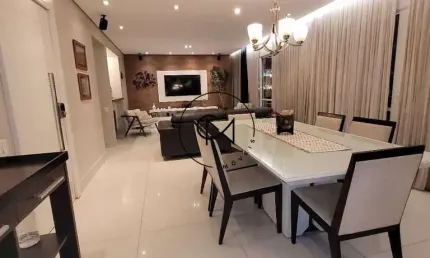 Amplo apartamento de 171 m2 com 3 suítes próximo ao colégio porto seguro