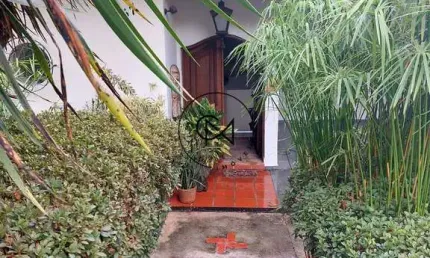 Sobrado triplex no Alto de Pinheiros residencial vende ou aluga