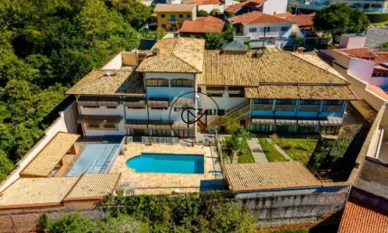 Casa antiga e Luxuosa no Parque Jatibaia - 1000m² - 7 suítes e vaga p/ 20 carros