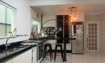 Sobrado Residencial Moderno - 3 suítes; 4 vagas - para Venda na V. Anastácio!