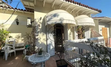 Casa para alugar em pinheiros, sp, 2 suítes; 1 quarto, 4 vgs,  250m2, z. mista