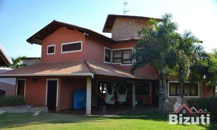 Lindíssima Casa à venda por R$ 2.900.000 Cond. Chácaras Malota com 547m²