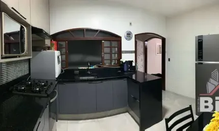 Casa com 3 quartos à venda na Rua Irany Aparecido Costa, 1, Jardim das Tulipas, Jundiaí