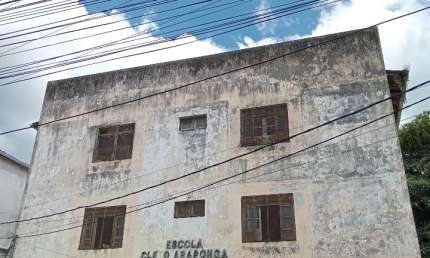 Sala comercial com 13 salas para alugar na Travessa Ambrósio Calmon, Periperi, Salvador