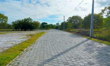 Terreno em condomínio fechado à venda no Guarajuba, Camaçari 