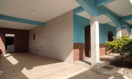Casa no Bairro Cidade Nova, Cód. K207 . Quintal e jardim. Região de Ipatinga. Perto da avenida.