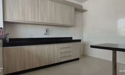 Casa Região de Ipatinga, Bairro Cidade Nova. Cód. K222. Piso porcelanato, 2 vagas. Quintal