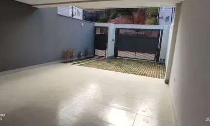 Casa Região de Ipatinga, Bairro Cidade Nova. Cód. K191. Quintal e 4 vagas garagem