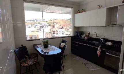 Casa Região de Ipatinga, Bairro Cidade Nova. Cód. K195. Quintal. Piso porcelanato, 2 vagas.