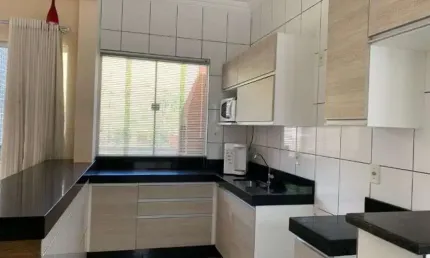 Apto Bairro Cidade Nova. Cód. A305, sacada. Perto da avenida e escola. Região de Ipatinga.