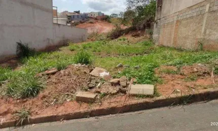 Lote região de ipatinga, bairro cidade nova,cód. l093, plano e murado laterais. perto da avenida.