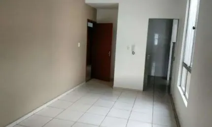 Apartamento Bairro Iguaçu. Cód. A094. 2 quartos/suíte, 65 m². Perto do comercio e avenida principal