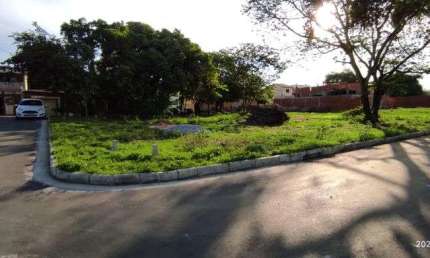Lote Bairro Vila Ipanema. Cód. L058 360 m², 100% plano, registrado. Esquina para três ruas.