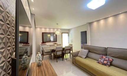 Casa Duplex, CÓD. K196. Bairro Bom Jardim, Piso porcelanato, lote 300 m², Quintal. 3 vagas Garagem.
