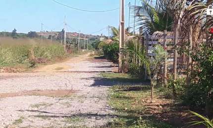Chácara Garrafinha. Cód. CH018.  plana, esta entre duas ruas. 1964 m². Perto Cimento Cauê/Aeroporto. Vídeo de 2022