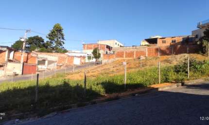 Lote Bairro Cidade Nova, Cód. L104, Área total 416,70 m², dev. Registr..  Perto da avenida. Região de Ipatinga