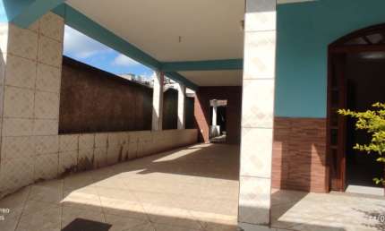 Casa no Bairro Cidade Nova, Cód. K207 . Quintal e jardim. Região de Ipatinga. Perto da avenida.