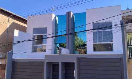 Casa Bairro Jardim Panorama. Cód. K225, pé direito duplo. 3 Quartos/suite, 3 vgs. Quintal. Área gourmet com armários planej.
