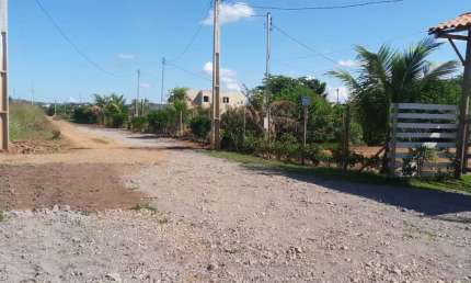Chácara Garrafinha. Cód. CH018.  plana, esta entre duas ruas. 1964 m². Perto Cimento Cauê/Aeroporto. Vídeo de 2022