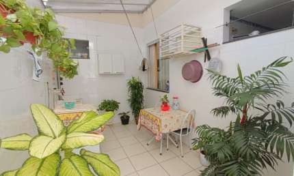 Apto Térreo Cód. A381. Bairro Bethânia, 3 qts/suite, Clarabóia, área total 100 m². Sol da manhã, perto da avenida.
