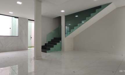 Casa Bairro. Cód. K232. 3 qts/suíte, perto da avenida principal e da escola. Exclente localização. Região de Ipatinga