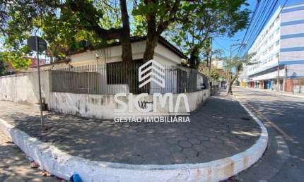 Casa com 3 quartos para alugar na Rua Vereador Abreu Lima, 182, Centro, Macaé por R$ 3.800
