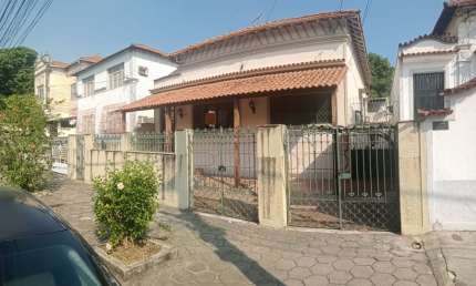 Casa com 3 quartos para alugar na Avenida Engenheiro Assis Ribeiro, 581, Marechal Hermes, Rio de Janeiro