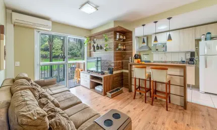 Apartamento com 3 quartos à venda na Rua Aracaí, 60, Vila Ipiranga, Porto Alegre por R$ 548.000