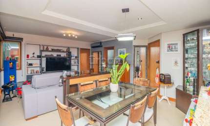 Apartamento com 3 quartos à venda na Rua Riveira, 520, Petrópolis, Porto Alegre por R$ 899.000