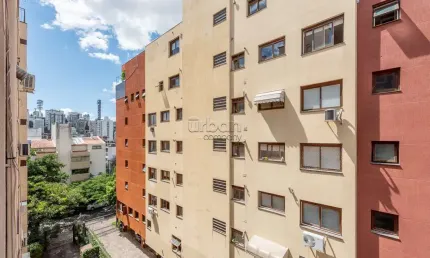 Apartamento com 2 quartos à venda na Rua Perpétua Teles, 55, Petrópolis, Porto Alegre por R$ 570.000
