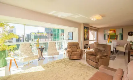 Apartamento com 3 quartos à venda na Rua Casemiro de Abreu, 1557, Bela Vista, Porto Alegre por R$ 2.490.000