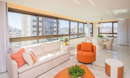 Apartamento com 3 quartos à venda na Rua Faria Santos, 687, Petrópolis, Porto Alegre