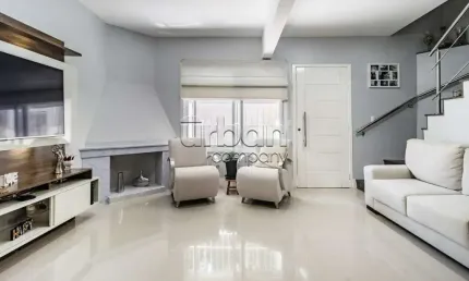 Casa em condomínio fechado com 3 quartos à venda na Rua das Caravelas, 88, Vila Ipiranga, Porto Alegre por R$ 1.200.000