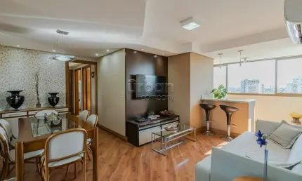 Apartamento com 3 quartos à venda na Rua Roque Calage, 566, Passo da Areia, Porto Alegre por R$ 735.000