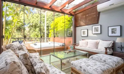 Casa em condomínio fechado com 4 quartos à venda na Rua Ênio Andrade, 320, Três Figueiras, Porto Alegre por R$ 7.900.000
