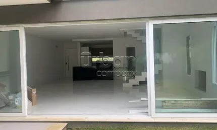 Casa em condomínio fechado com 3 quartos à venda na Rua Doutor Ney de Castilhos Ferreira, 300, Pedra Redonda, Porto Alegre por R$ 2.870.000