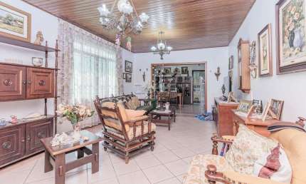Casa com 4 quartos à venda na Rua Líbero Badaró, 248, Passo da Areia, Porto Alegre por R$ 1.180.000