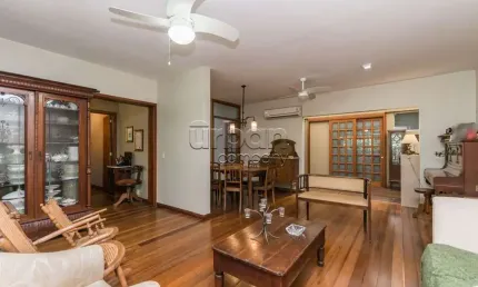 Casa com 3 quartos à venda na Rua Mozart, 50, Três Figueiras, Porto Alegre por R$ 2.300.000