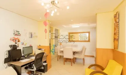 Casa em condomínio fechado com 3 quartos à venda na Avenida Benno Mentz, 884, Vila Ipiranga, Porto Alegre por R$ 1.150.000