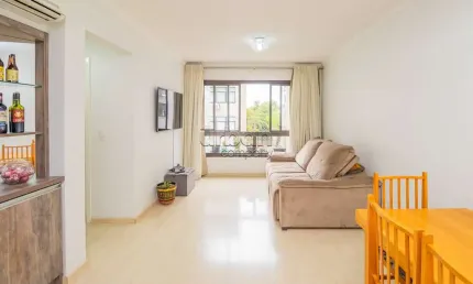 Apartamento com 2 quartos à venda na Rua Itapeva, 151, Passo da Areia, Porto Alegre por R$ 580.000