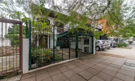 Casa em condomínio fechado com 4 quartos à venda na Rua Felipe de Oliveira, 596, Petrópolis, Porto Alegre por R$ 1.990.000
