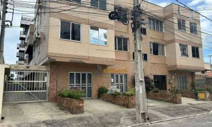 Apartamento com 2 dormitórios à venda, 90 m² por R$ 360.000,00 - Braga - Cabo Frio/RJ