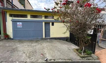 Casa térrea 1 dormitório (1 suíte) e 1 vaga na V. Alzira - SA | CA0060